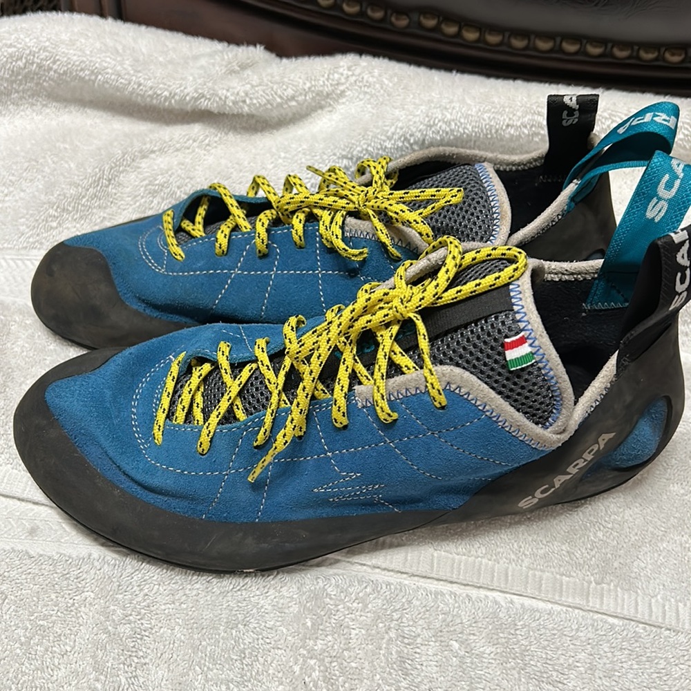 Scarpa Shoes climbing. Men Us 11/44.5